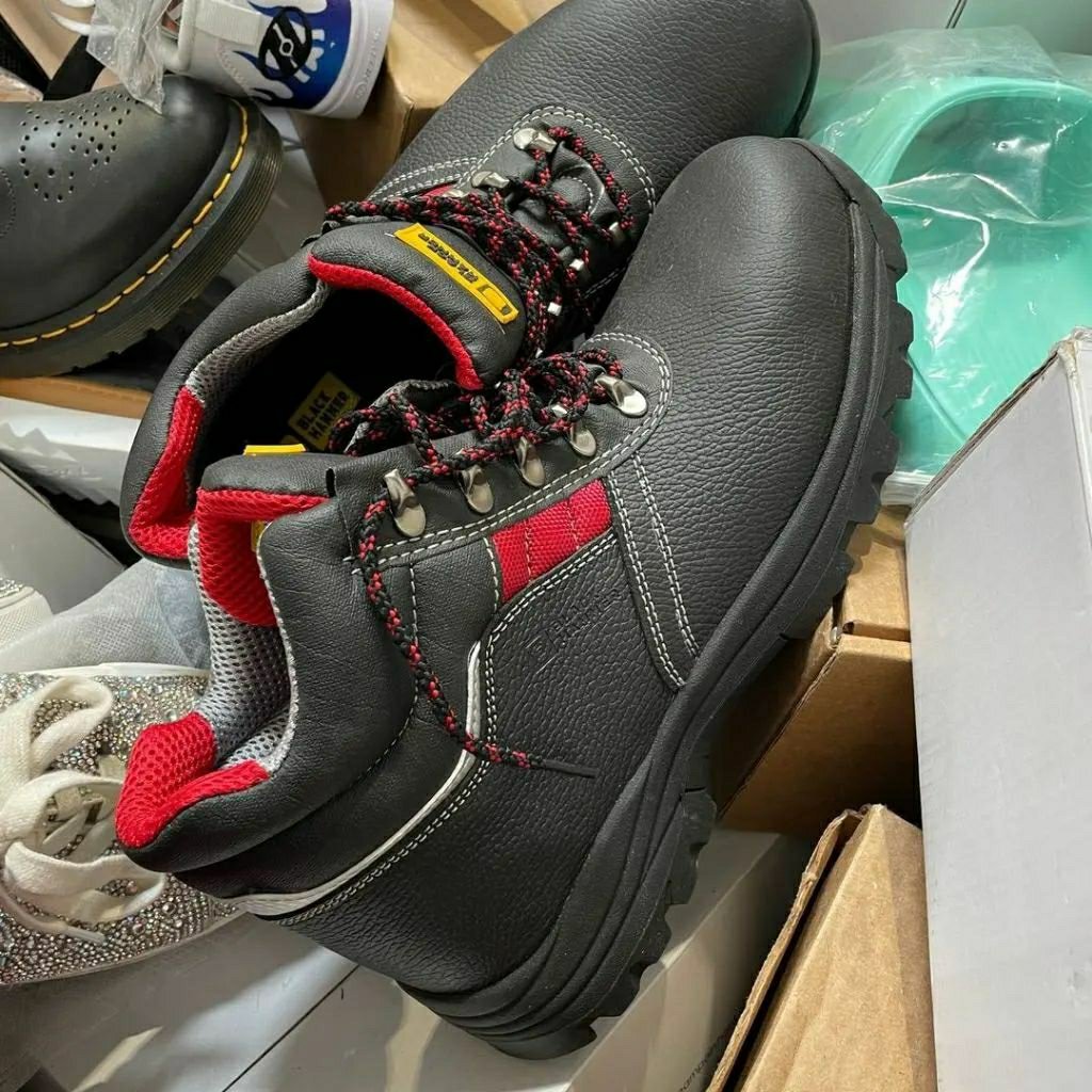Carhartt Boots Pallet - Image 2
