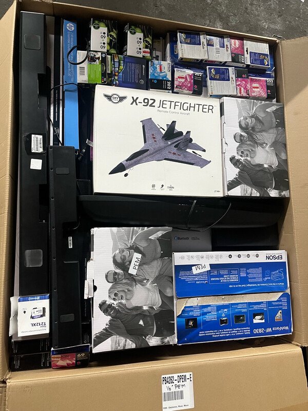 TARGET ELECTRONICS MEGA MYSTERY BOX - Image 4