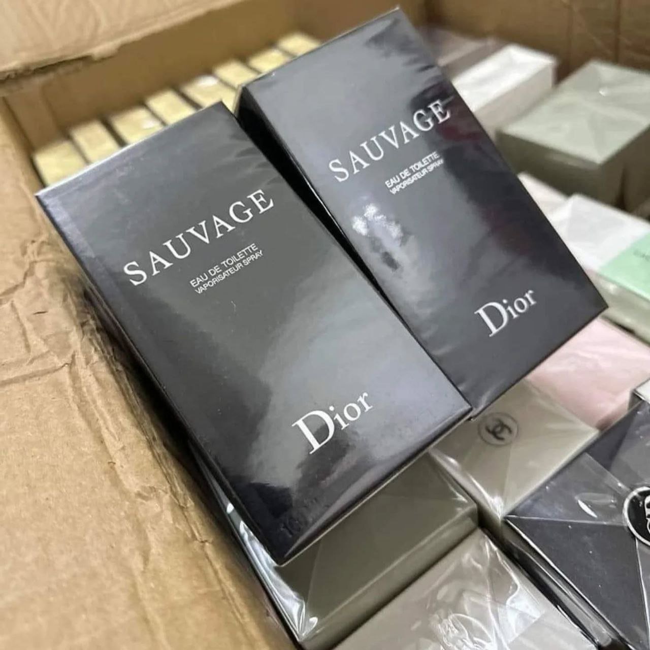 Mixed Brand Perfume Pallet – Designer Fragrance Collection - Image 16