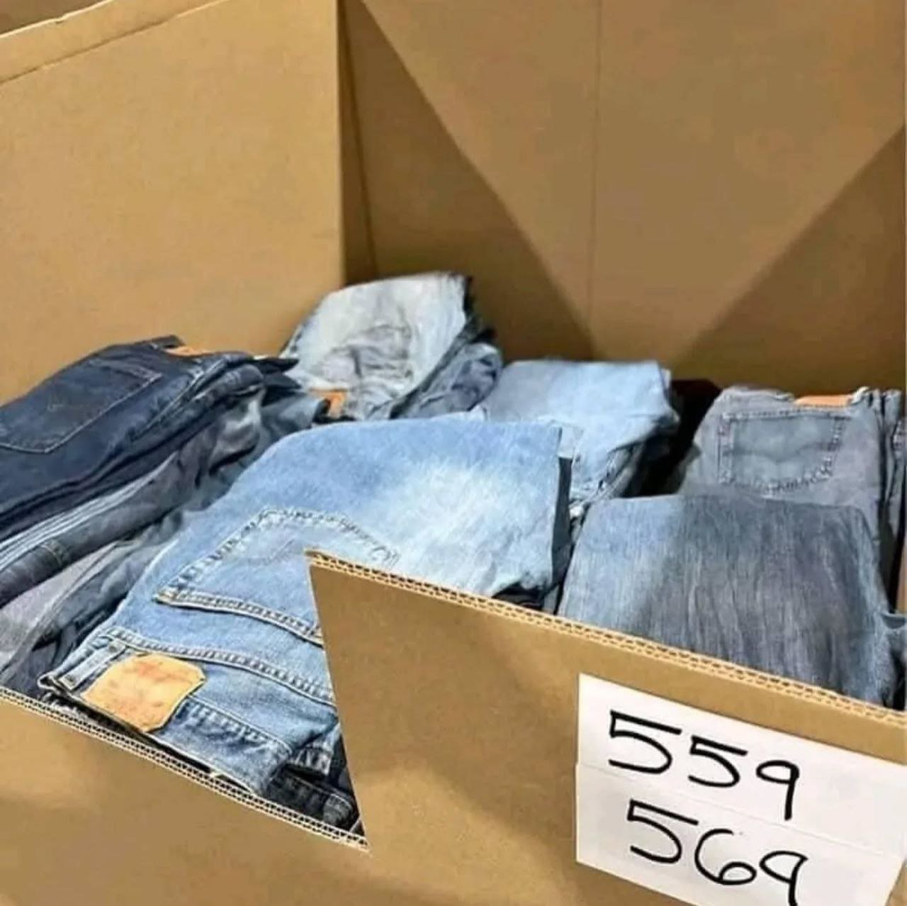 Levi’s & Mixed Denim Pallet – Bulk Jeans Inventory - Image 4