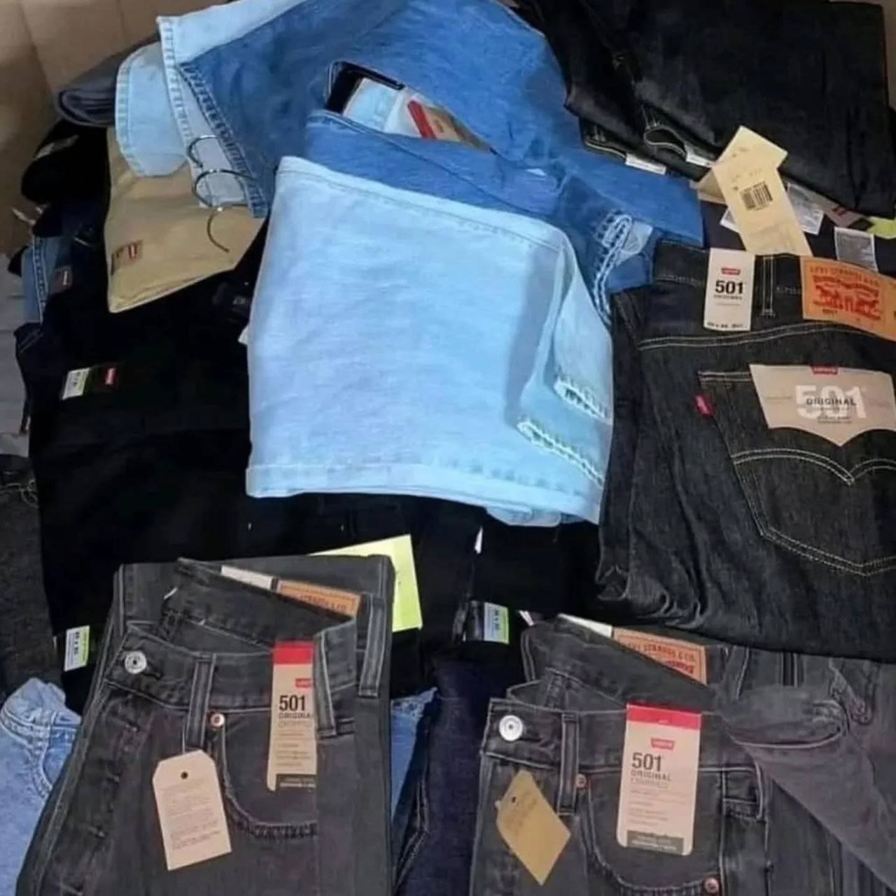 Levi’s & Mixed Denim Pallet – Bulk Jeans Inventory - Image 10